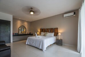 4 Schlafzimmer, Zimmersafe, Bügeleisen/Bügelbrett, WLAN