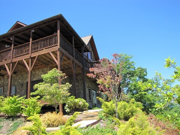 Exterior - All Year Mountain/Sunset Views ~ Updated cabin ~ Best view in Lake Lure (Lake Lure)