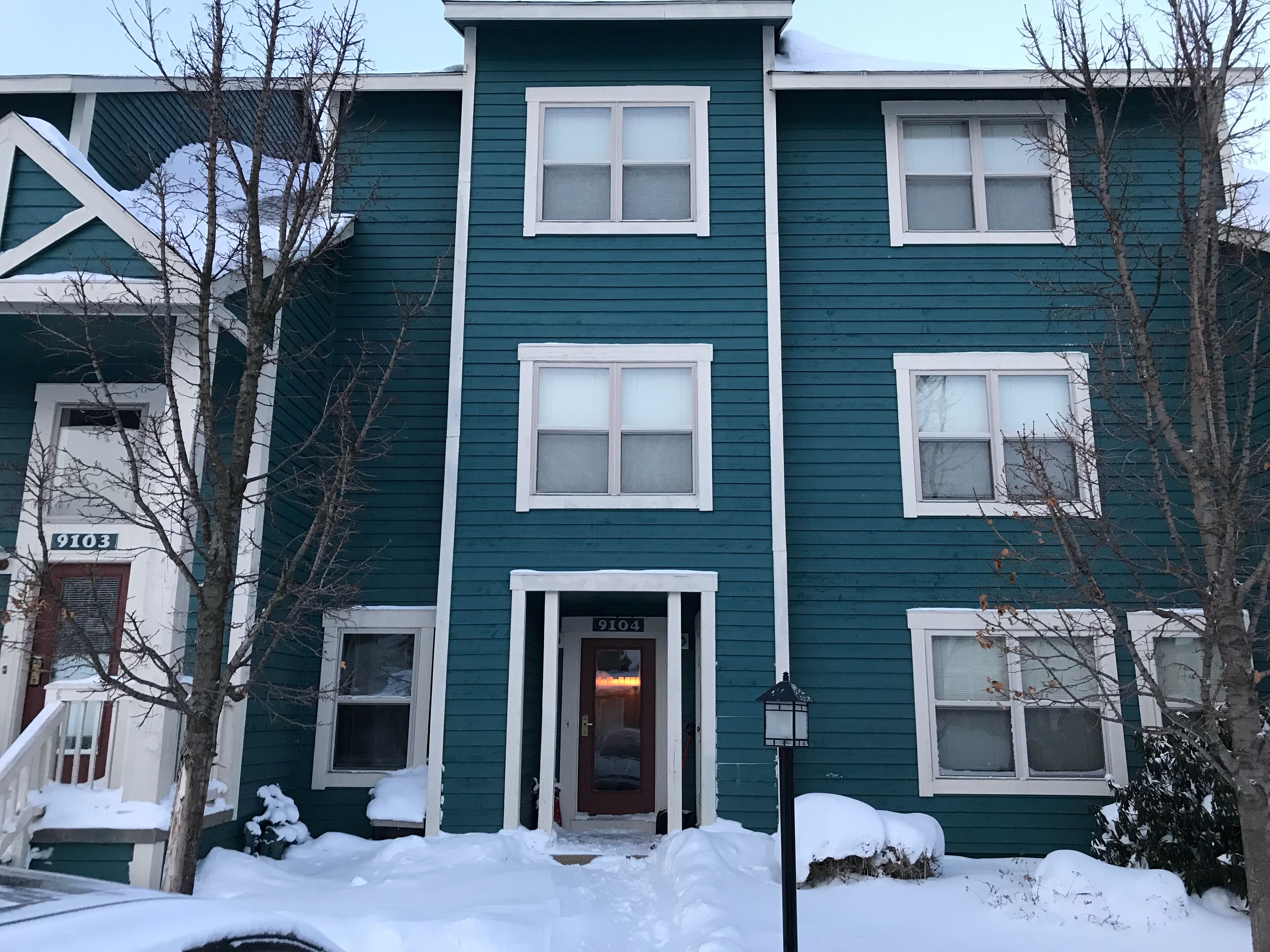 7 Springs Luxury Condo - Ski in, Hot Tub, 3 Bedroom, 3 Bath, Modern