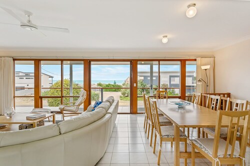 108 Morrison - Beach Views