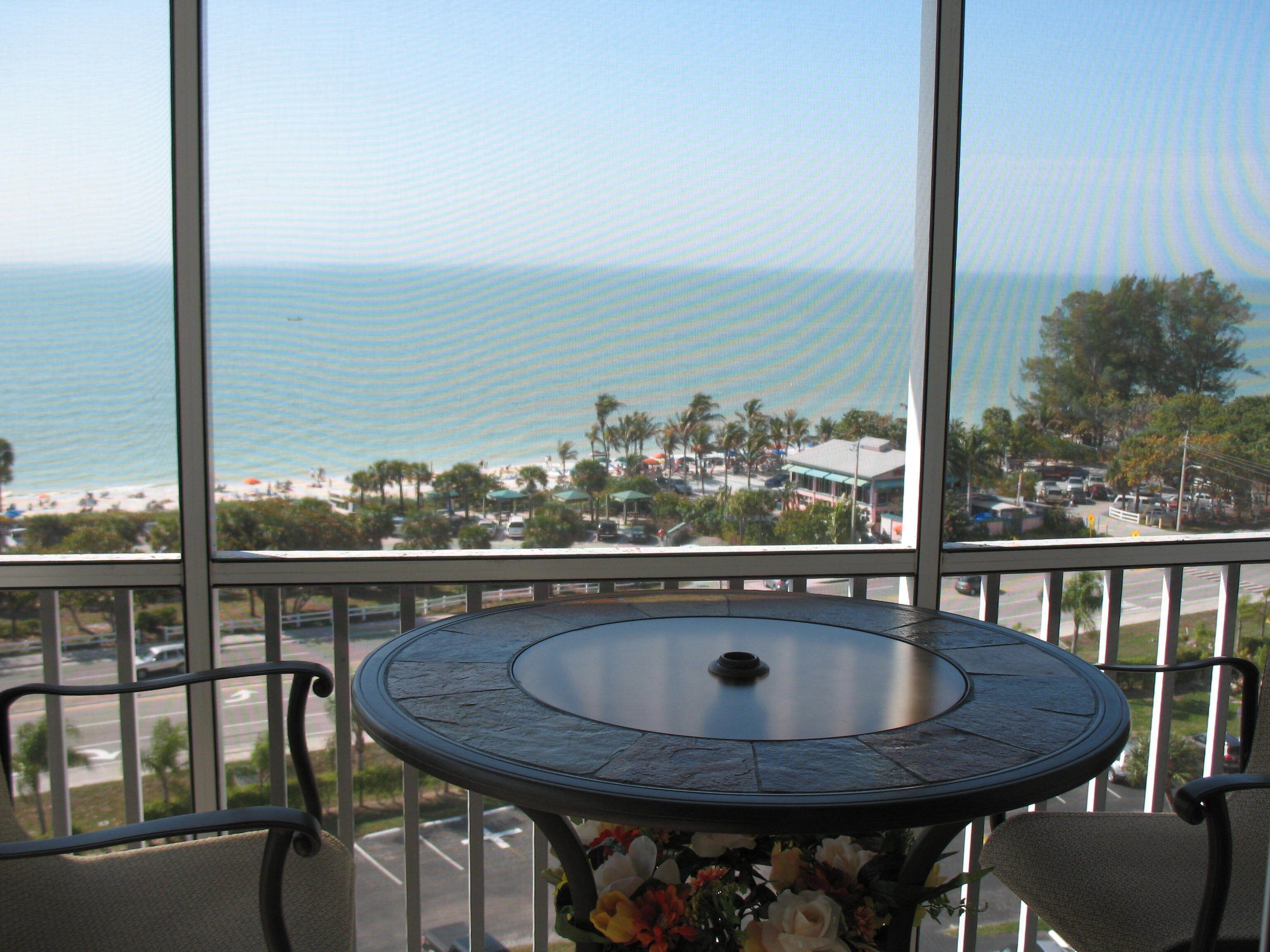 Quiet 10th Floor Location--Lanai Seating For Four!!!
