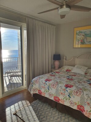 2 bedrooms, iron/ironing board, WiFi, bed sheets - Twin Palms # 504 Spacious Ocean Front Condo with oversized balcony.  (Panama City)