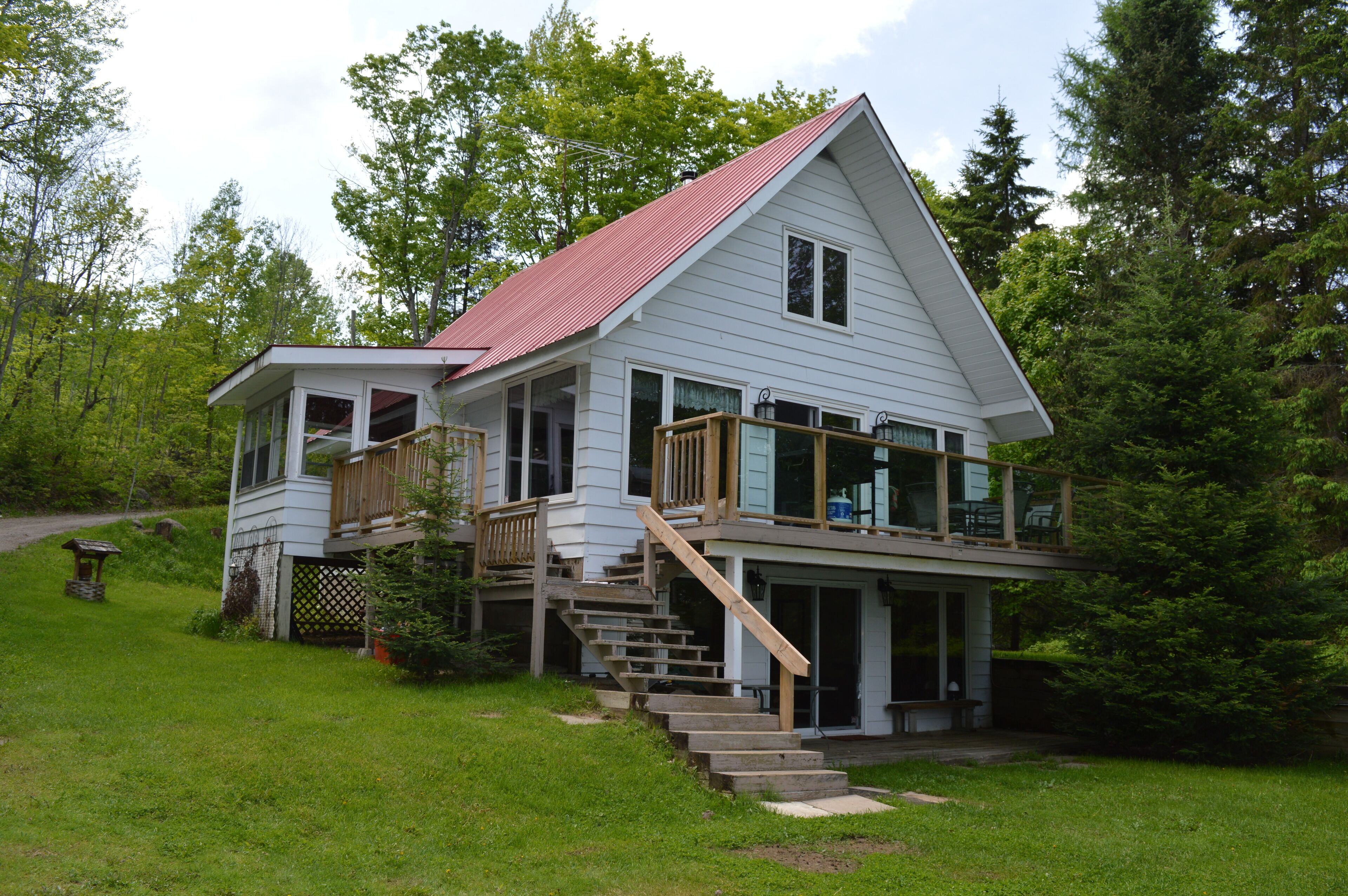 Awesome Buck Lake Cottage-8 Guests- Winterized- Relax, ATV, Sled, Canoe, Ski...