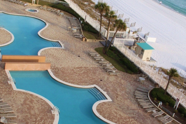 Two gorgeous pools to choose from.