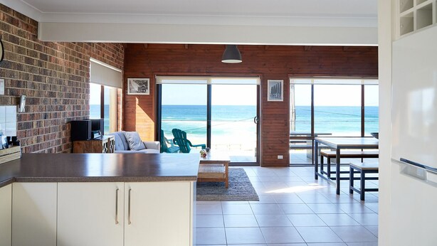 A modern kitchen with a view of the beach. - A stone's throw from Mollymook Beach (Mollymook)