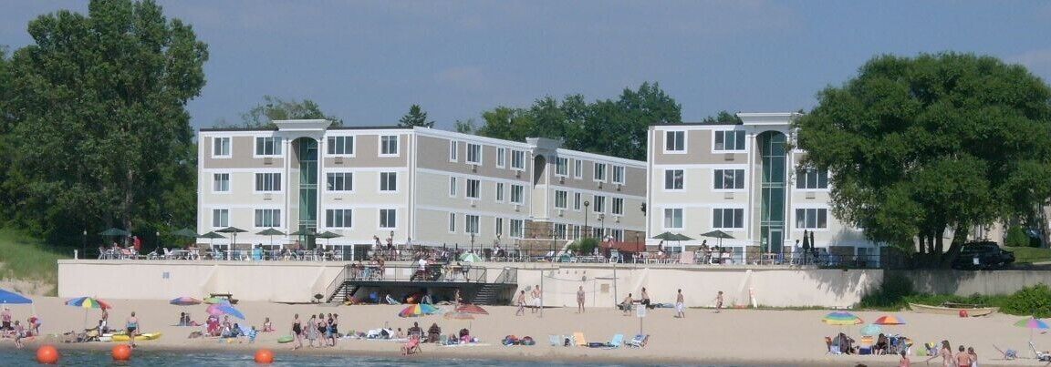 North Shore Condo's - 2 BR/1 BA Condo on Lake MI on 1st Floor