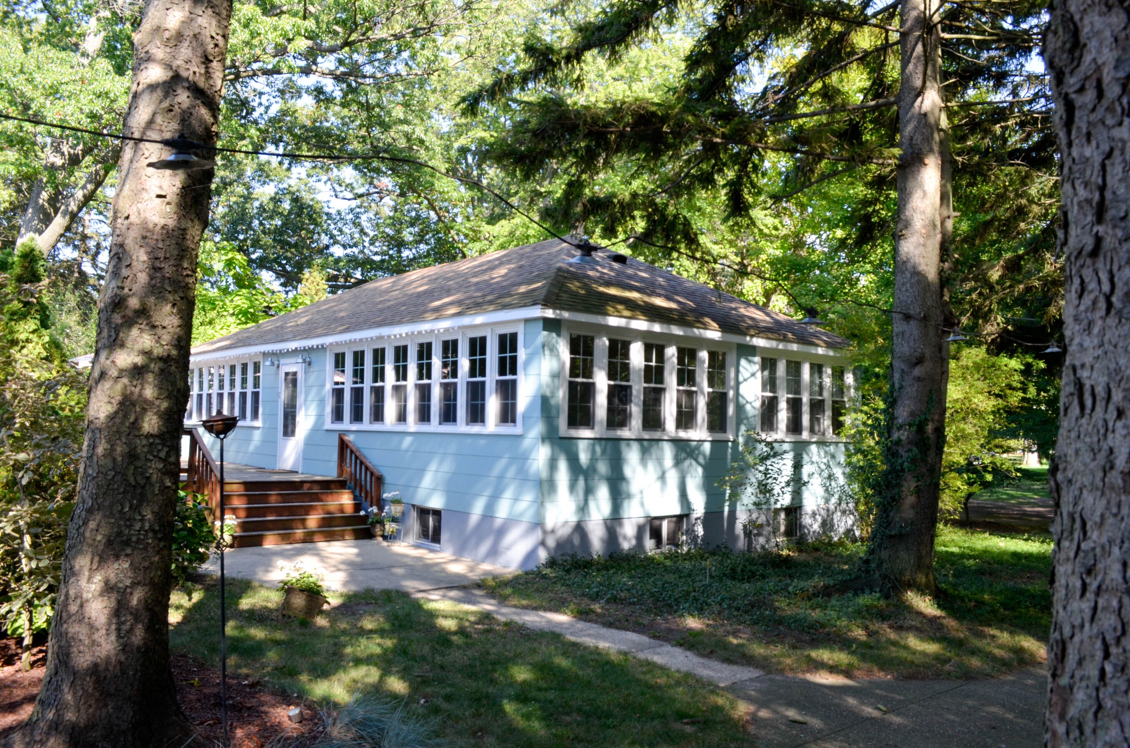 Relax, Rewind, & Unwind at Nana's Lake Cottage in Union Pier