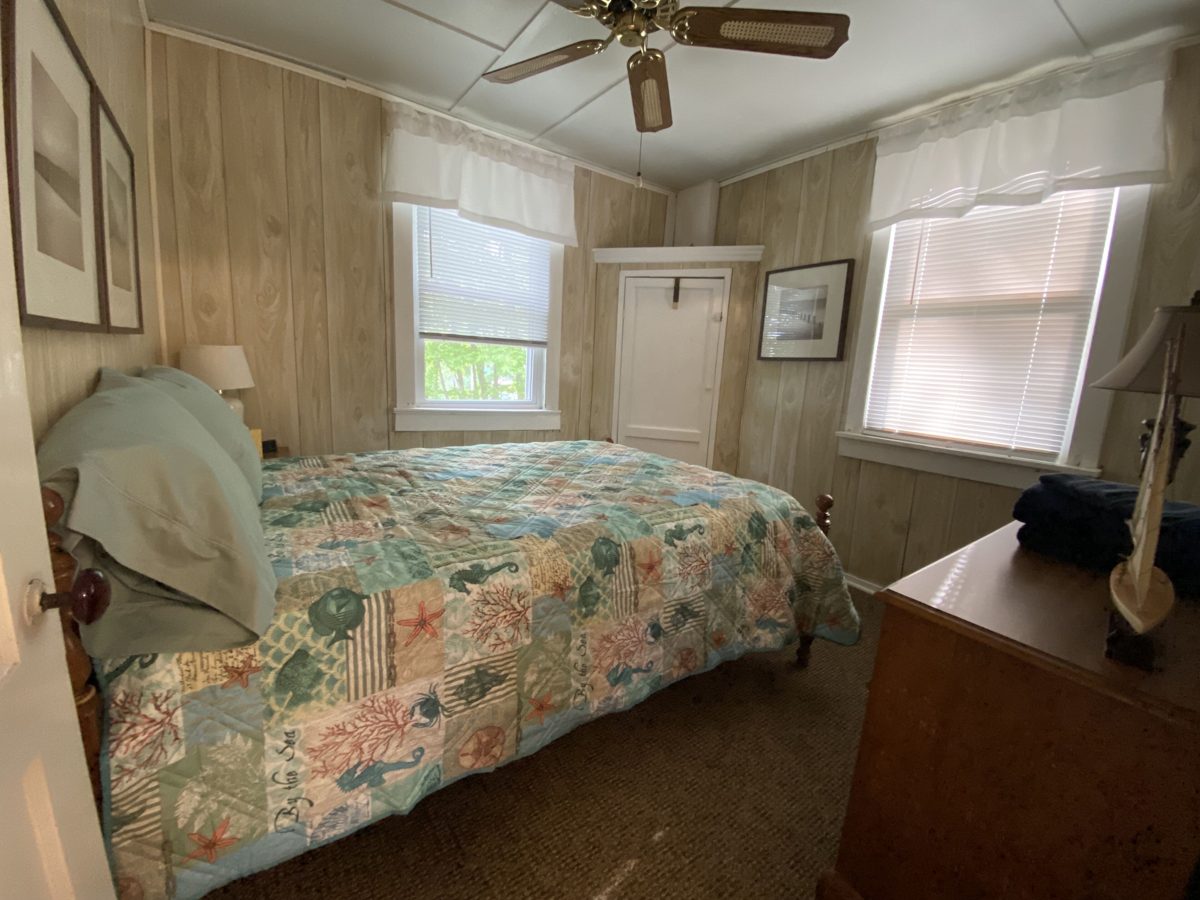 Our Home on the Cove: waterfront, peaceful, wooded, comfy, family friendly