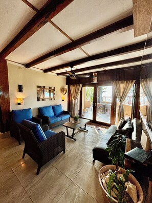 Smart TV, fireplace, toys, books - Stunning 3-Bedroom Beachfront Apartment with pool, Chef, Staff & Internet (playa del carmen)