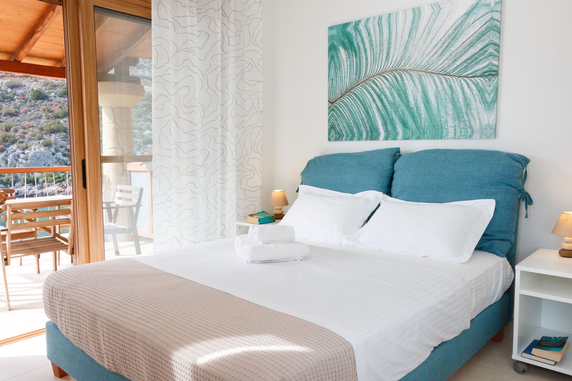 Into The Blue Maisonette: A beautiful stone house on the beach!