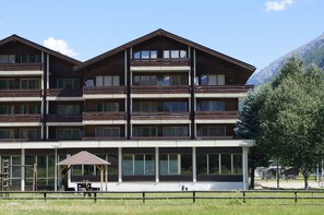 Exterior - 2 Room, Kitchen, South Balcony, Pool, Covered Parking In Quiet Täsch (zermatt) (Täsch)