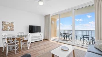 Smart TV, DVD player