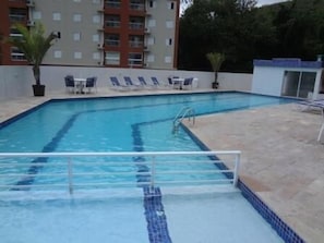 Piscina externa, piscina aquecida