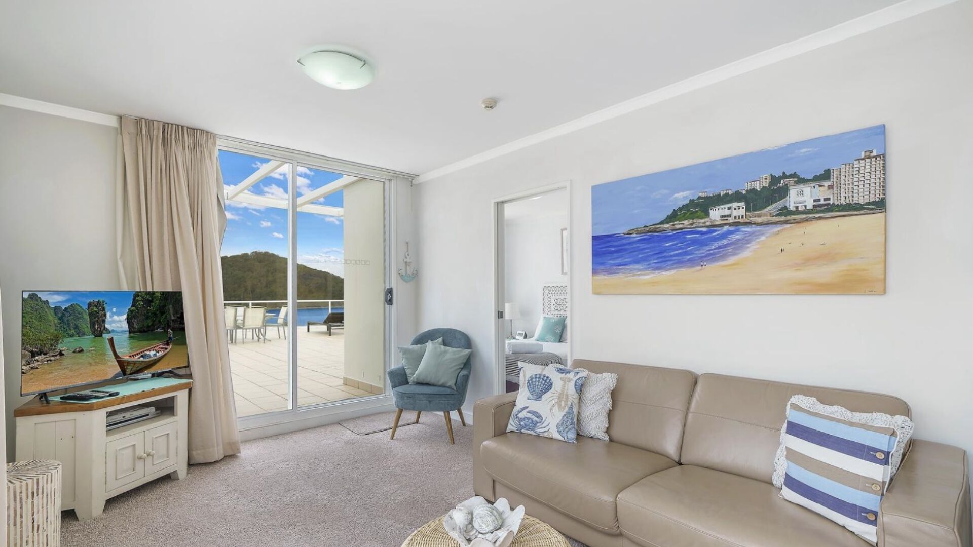 BELLA MARE - 2 Bedroom Ocean View Terrace Apt