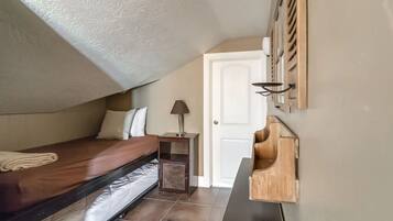 1 chambre, fer et planche à repasser, Wi-Fi, literie fournie