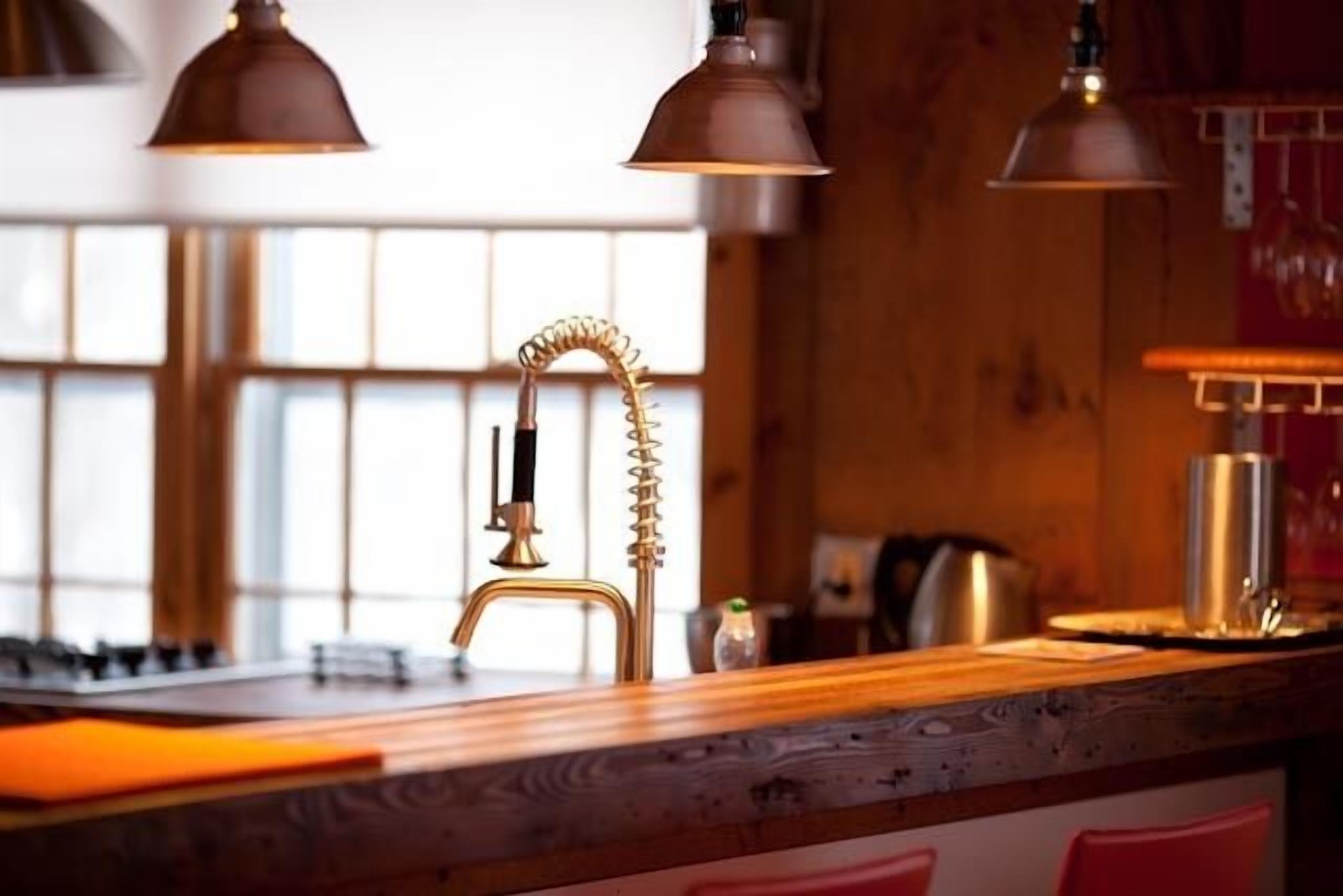 Retro Modern Barn Apartment in the Heart of Grafton