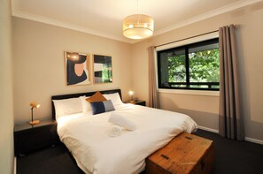 5 bedrooms, iron/ironing board, travel crib, free WiFi