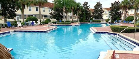 Piscine extérieure, piscine chauffée