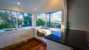 Fridge, microwave, oven, stovetop - NICK'S PLACE - ON BEACH HOLIDAY HOUSE (AGNES WATER)