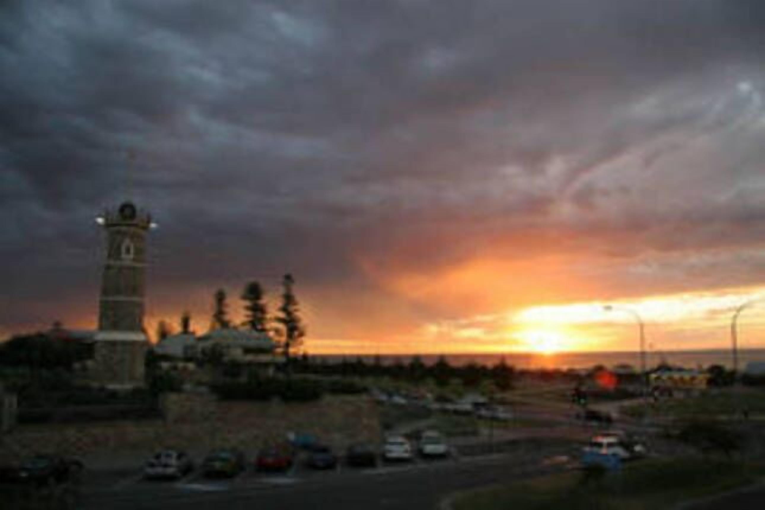 Semaphore Blue Apartments — image 3