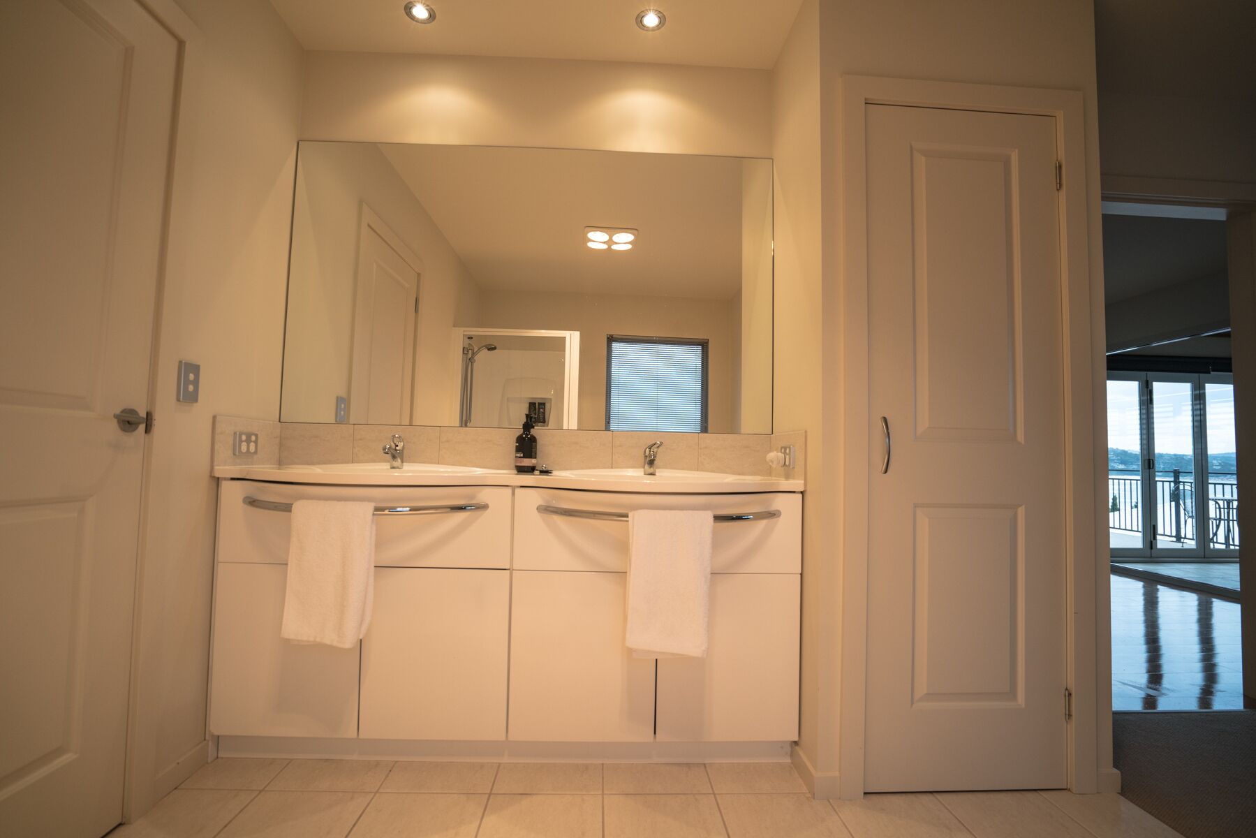 Villa Jasper - Spacious villa style accommodation with panoramic views — image 3