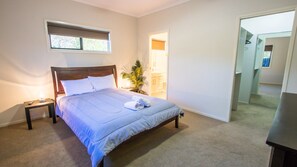 4 bedrooms, WiFi, bed sheets