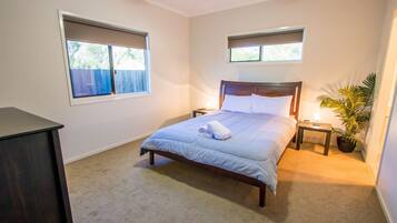 4 bedrooms, WiFi, bed sheets