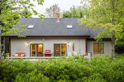 Open and Sunny Saltbox Central to all of Acadia