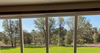 Popular Vacation Rental At The Grand Canyon, Make yourselves at Home!