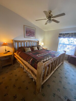 5 habitaciones, tabla de planchar con plancha y cuna de viaje