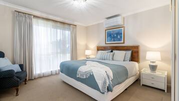 3 bedrooms, in-room safe, desk, iron/ironing board