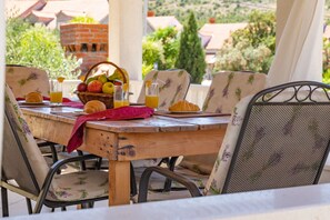 Outdoor dining - Villa Tina with private pool (DUBROVNIK)