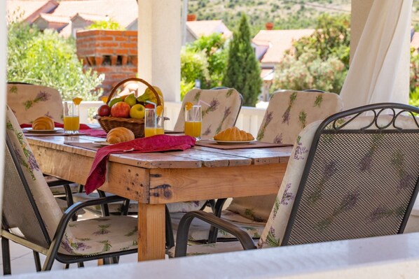 Outdoor dining