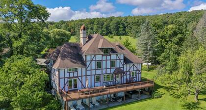 Rent an entire lake-view estate in the heart of wine country!