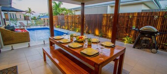 JUST ONE MORE holiday home with pool & outside pets welcome