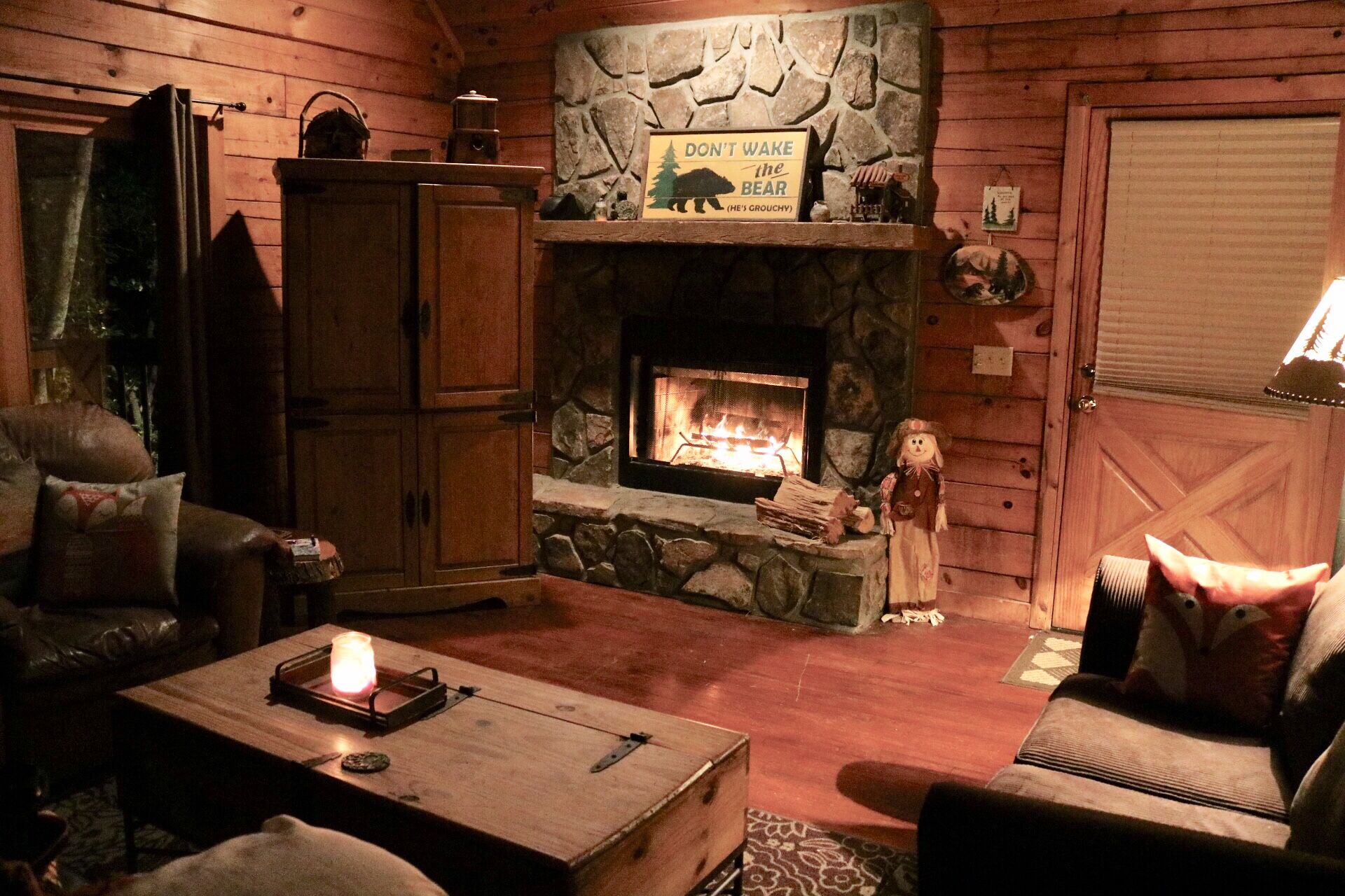 Cabin with Mountain views, near wineries and tubing, EV charger