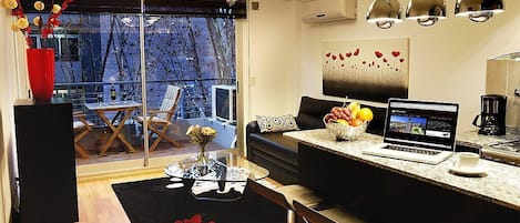 Téléviseur connecté, Netflix, services de diffusion en continu