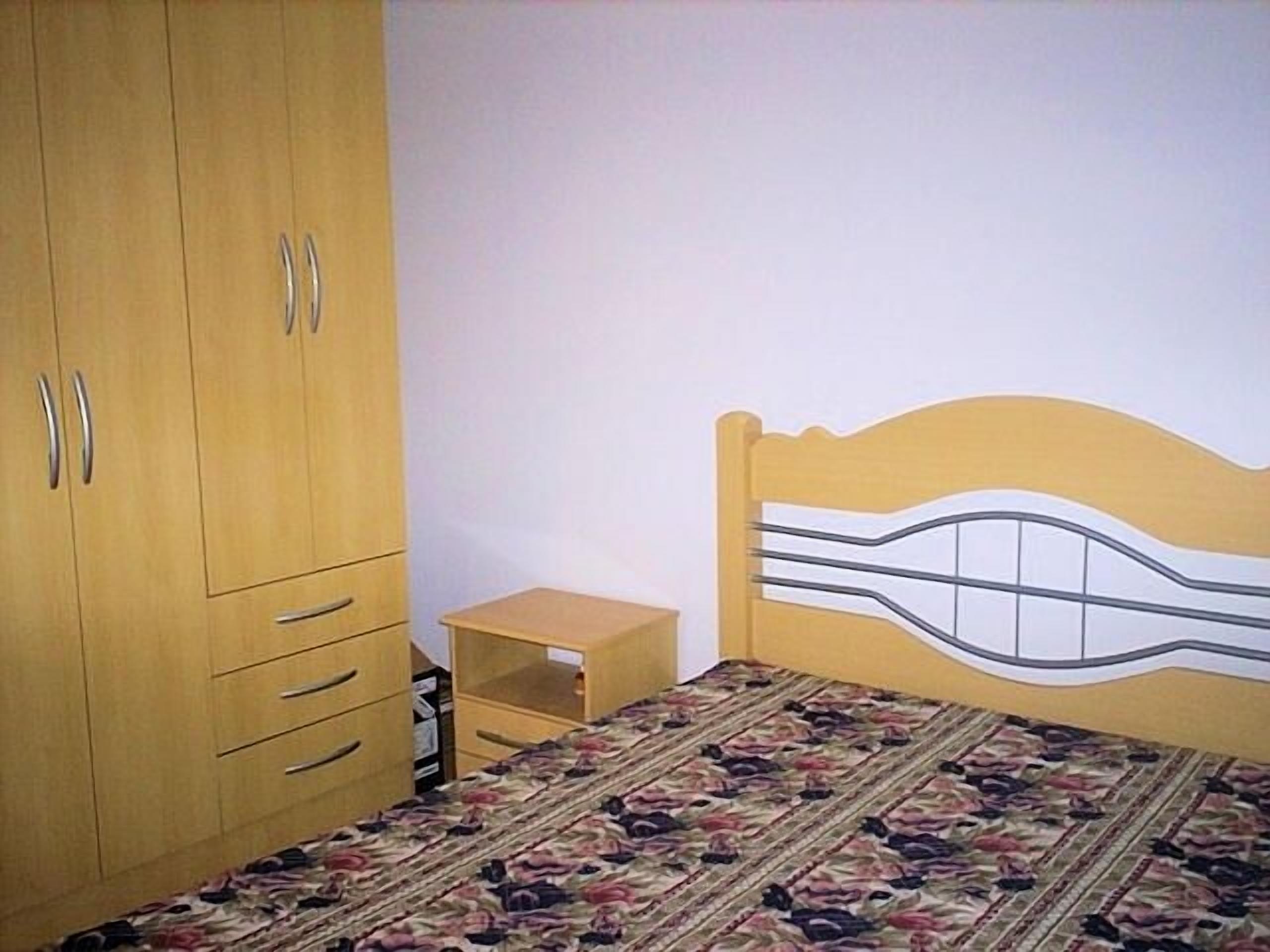 Fit in Vila Caiçara in Praia Grande for 6 people. IMPECCABLE