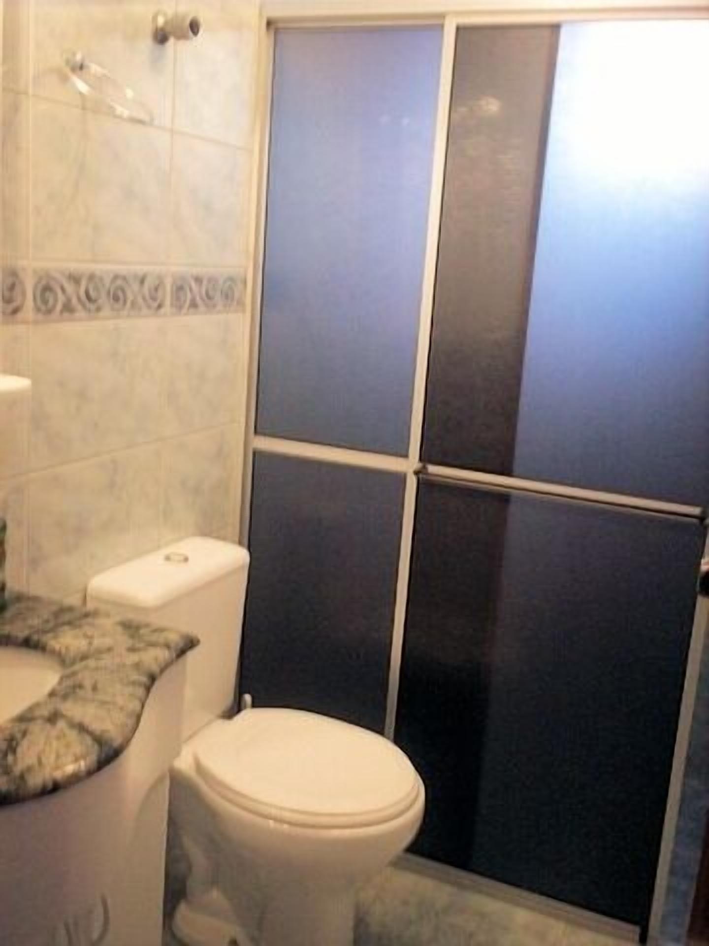 Fit in Vila Caiçara in Praia Grande for 6 people. IMPECCABLE