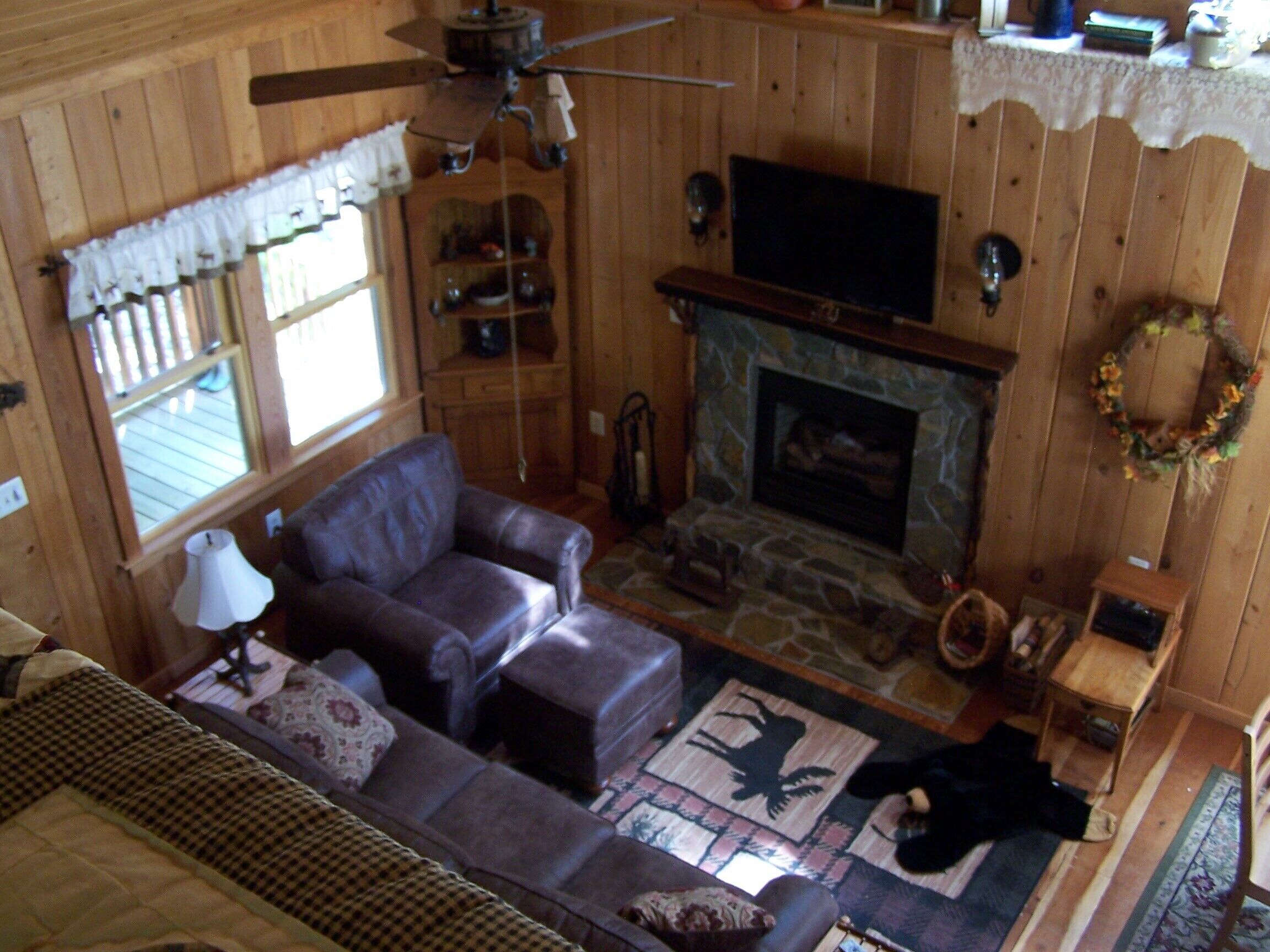 Welcome to the Cozy Moose Cabin- a Romantic Getaway in the High Country! No Pets