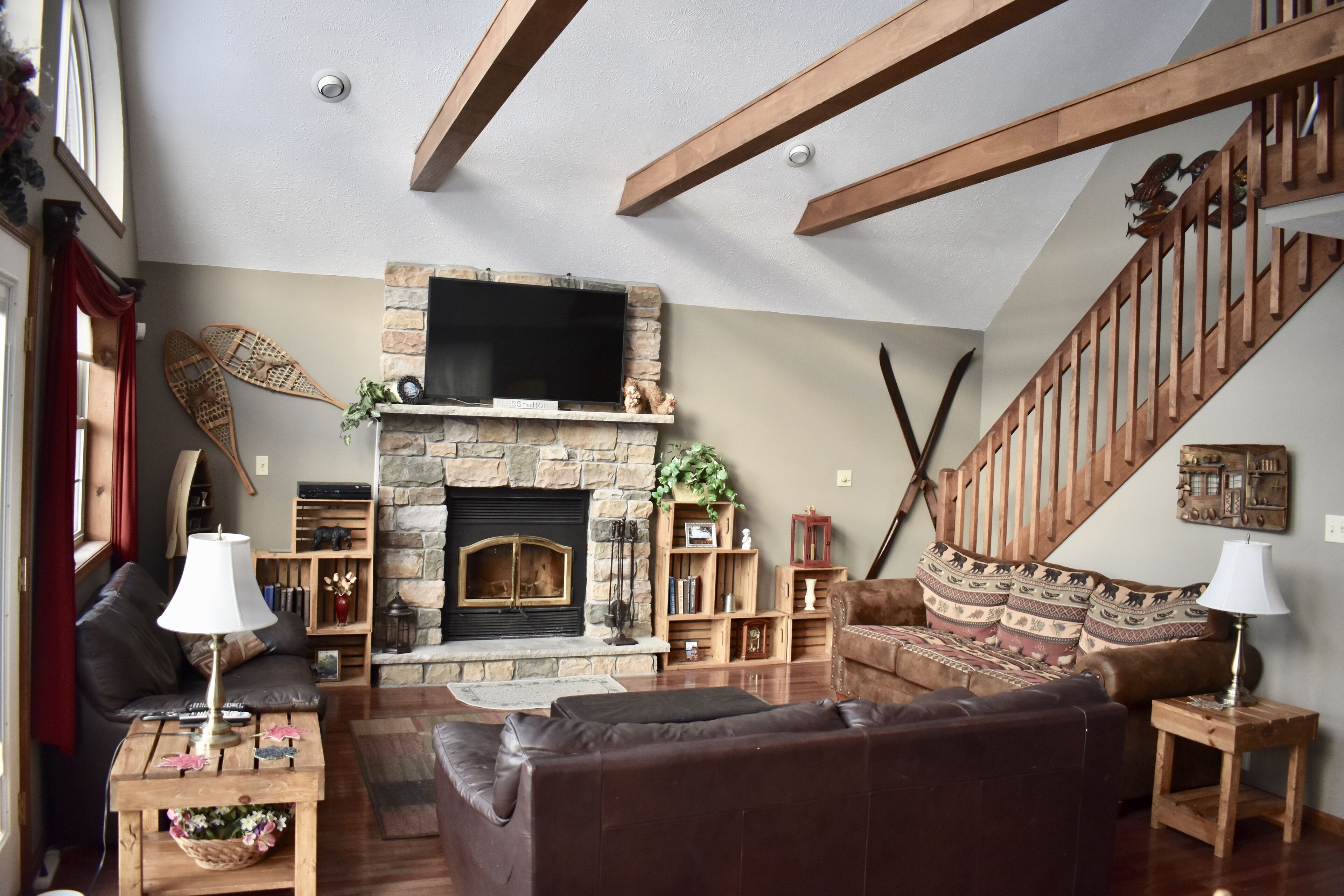 LAKEFRONT with Beautiful Views at Arrowhead Lake!