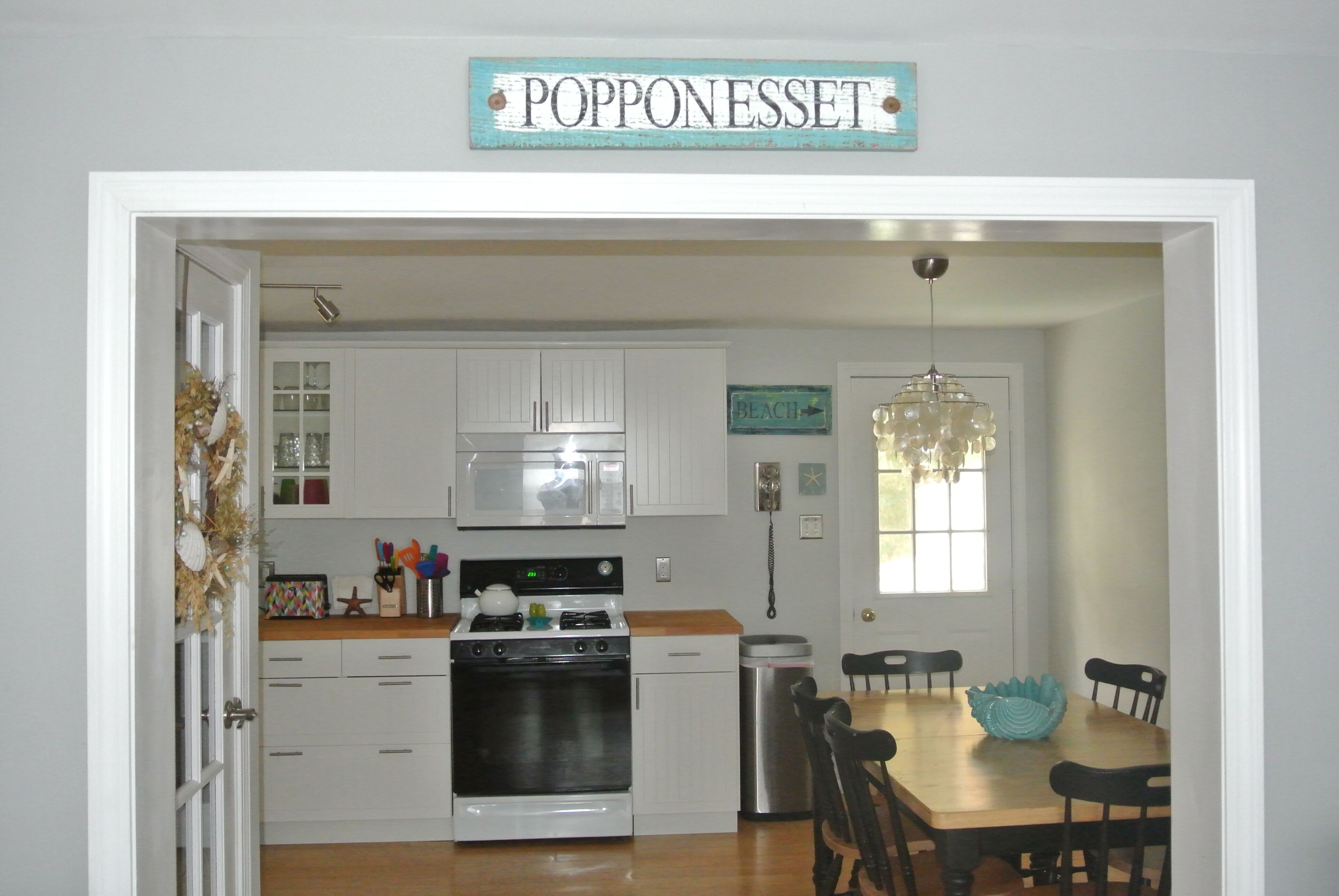 Poppy Cottage - Walk to Beach, Central AC! 