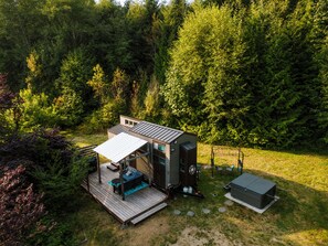 Property grounds - Frolander Bay Resort - Tiny Home (Powell River)