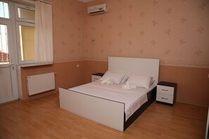 2 bedrooms