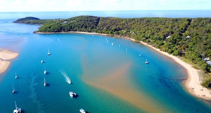 DUNES Agnes Water Four bedroom two level property with pool & free WIFI. Pet friendly.