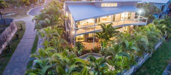 Beach Vista Agnes Water - luxurious beachfront with pool. pet friendly, air con & huge entertaining