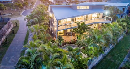 Beach Vista Agnes Water - luxurious beachfront with pool. pet friendly, air con & huge entertaining