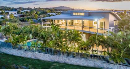 Beach Vista Agnes Water - luxurious beachfront with pool. pet friendly, air con & huge entertaining