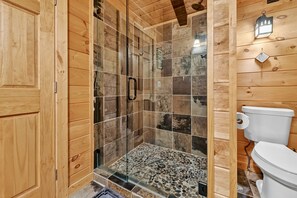 Shower, hair dryer, towels - Meadow Creek - Pet-friendly retreat with rambling creek, hot tub, fire-pit, WiFi, and sprawling manicured meadow land for serene relaxation (Morganton)