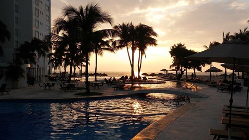 Newly Remodel 5 Star Luxury Beachfront Condo